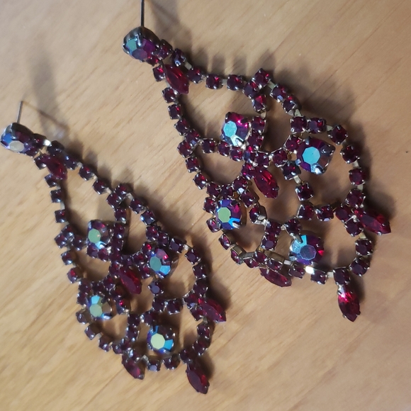 Beautiful womens earrings - Picture 2 of 3